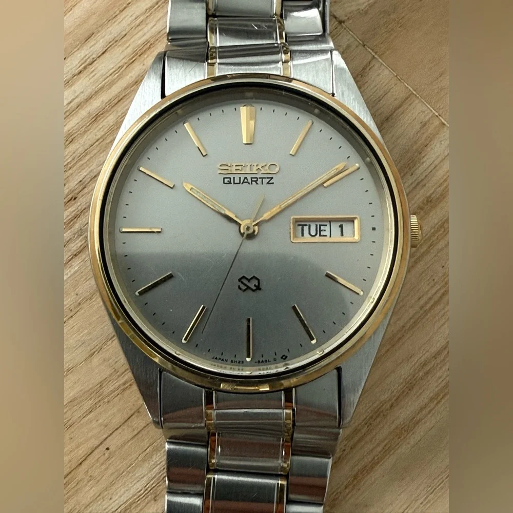Seiko SQ Vintage Men’s Watch Gray Dial Two-Tone Bracelet Case Date Window